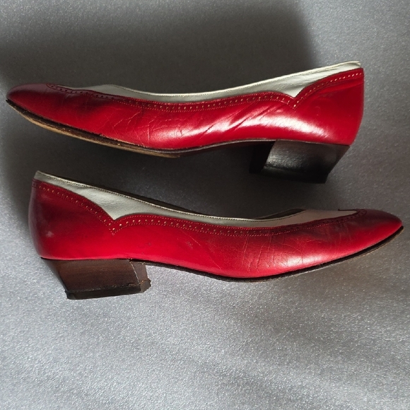 Bally Red and Cream Leather Scalloped Toe Ballet Flats - Picture 9 of 14
